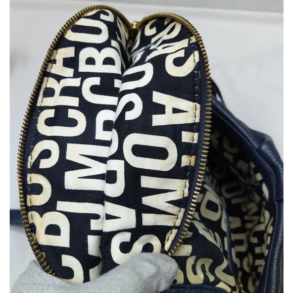 Marc Jacobs Natasha Blue Pebbled Leather Zipper Pocket Crossbody Bag - Picture 13 of 16